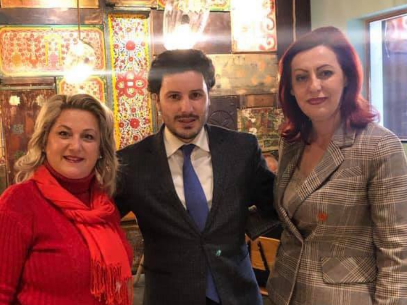 Dritan Abazoviqi në Prizren, e pret Emilija Rexhepi