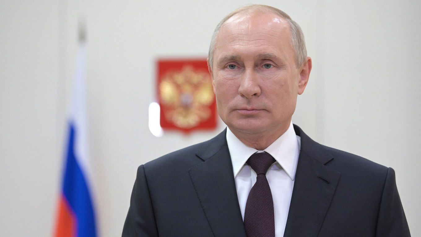 Putini shkarkon shefin e burgjeve pas skandalit me video të torturave