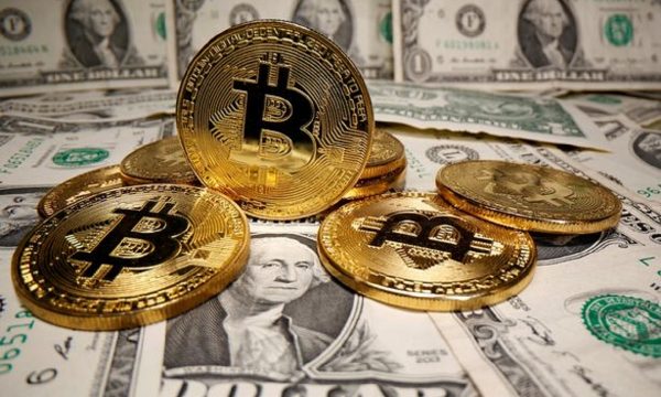 Mashtroi 128 mijë njerëz, dënohet “Perëndesha” kineze që vodhi 5.7 mld euro në Bitcoin