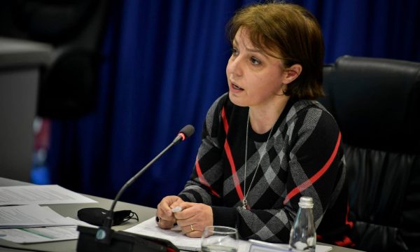 Aktivisti i VV’së për vizitën e afaristëve: Gërvalla s’ka kurrfarë kontributi këtu, sa për të s’kishin ardhë as afër Kosovës