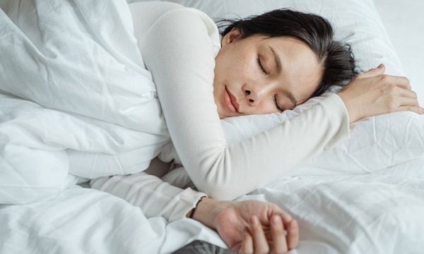Mjekët zbulojnë pasojat e mungesës së gjumit në shëndetin tonë