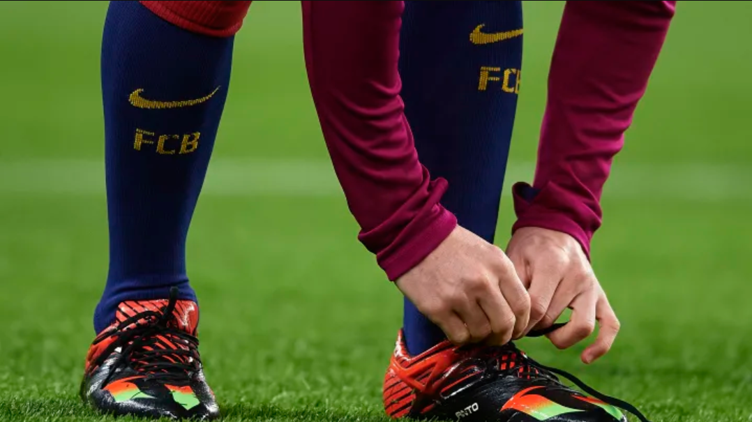 Messi vë në shitje këpucët me të cilat vuri rekordin historik, fitimet i dhuron për bamirësi