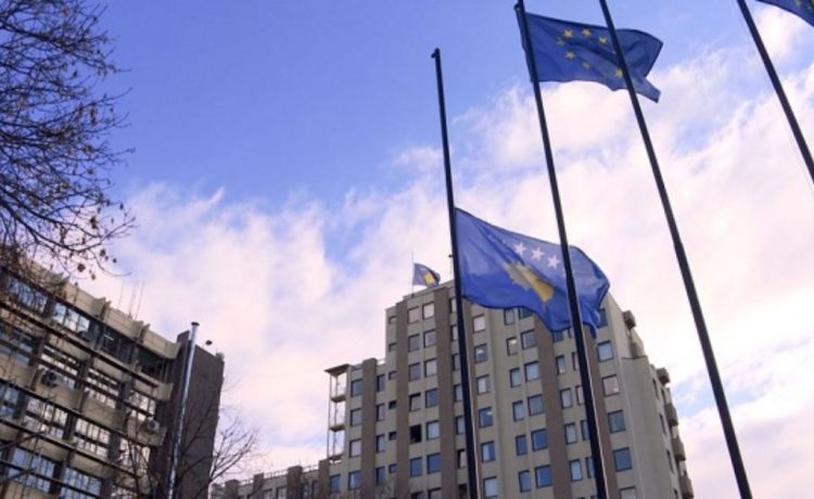 “Qeveria praktikante e shkarkimeve la Kosovën pa përfaqësim diplomatik”