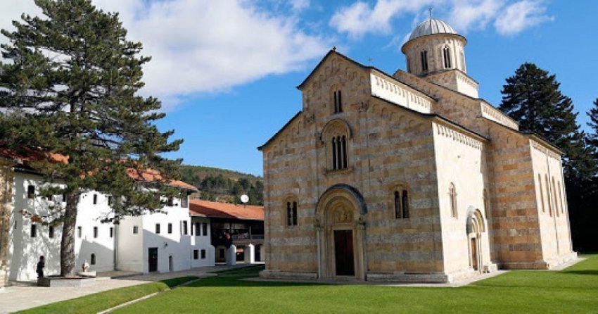 Peshkopi serb në Gjermani i lutet Von Cramonit: Ndikoni në Prishtinë për Manastirin e Deçanit
