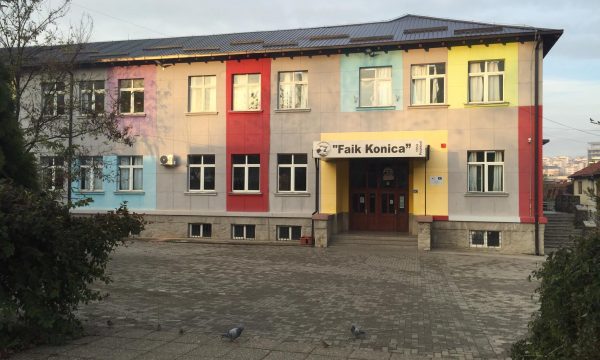 Shkolla del me njoftim pas raportimeve për sulm seksual ndaj të miturës