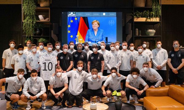 Merkel i uron suksese Gjermanisë në “Euro 2020”