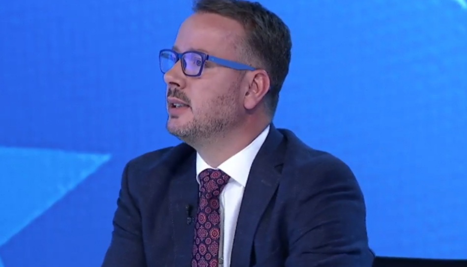 Vehbi Kajtazi – Besnik Bislimit: Urime punësimi i nipit