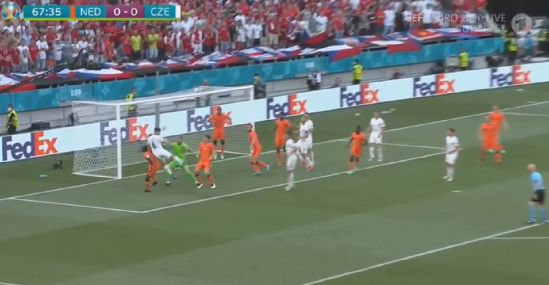 Çekia ‘fluturon’ mbi Holandën: Shënon gol impresiv në ajër në Budapest