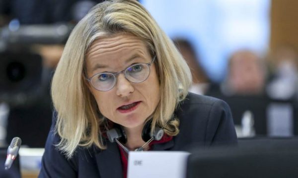 Von Cramon: Ministri i Brendshëm francez është kundër heqjes së vizave për kosovarët