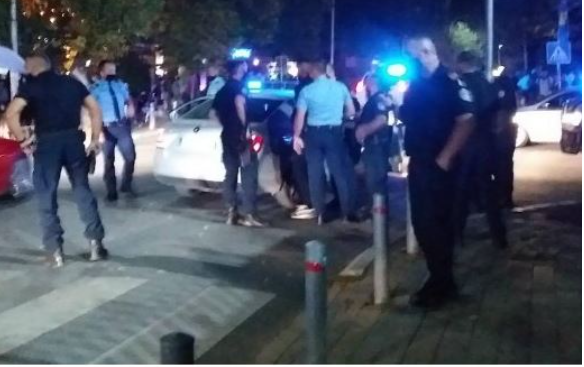 Rrahje masive në Prizren, gjenden armë zjarri e fishekë në vendin e ngjarjes
