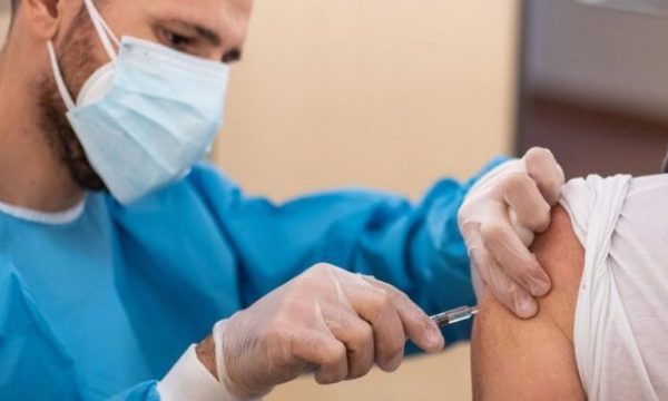 Ritja e rasteve me Covid në Kosovë, mbi 30 mijë qytetarë kanë marrë dozën përforcuese të vaksinës