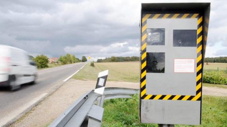Kaos në Gjermani: Radarët në rrugë po shkatërrohen me qëllim, dëmi arrin në miliona euro