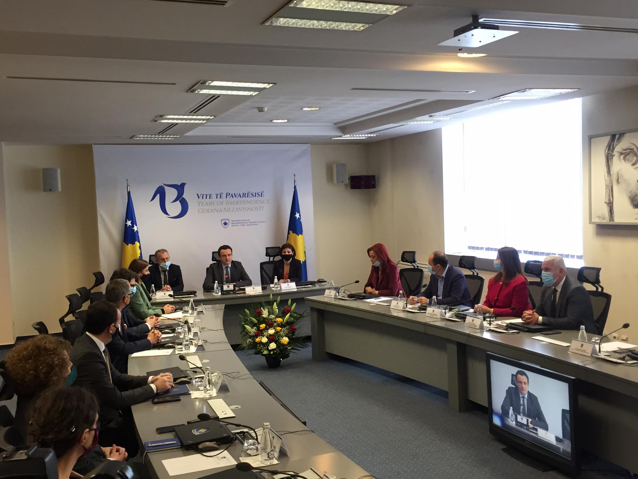 Qeveria Kurti ndan 4 milionë euro për libra e 4.5 milionë tjera për dronë