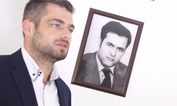 Djali i Ukshin Hotit: Kidnapuesit e babait kanë poste publike në Serbi