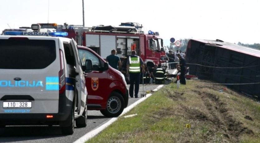 Flet djali i shoferit që vdiq në aksidentin në Kroaci: 3-4 ditë rrugë, vetëm një natë pushim