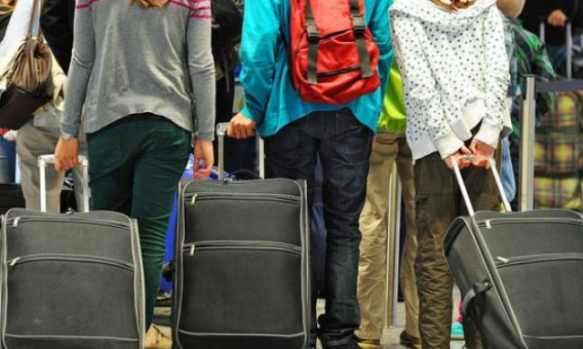 Mërgimtari u mërzit pasi dëgjoi një këngë për kurbetin, kthehet në Kosovë