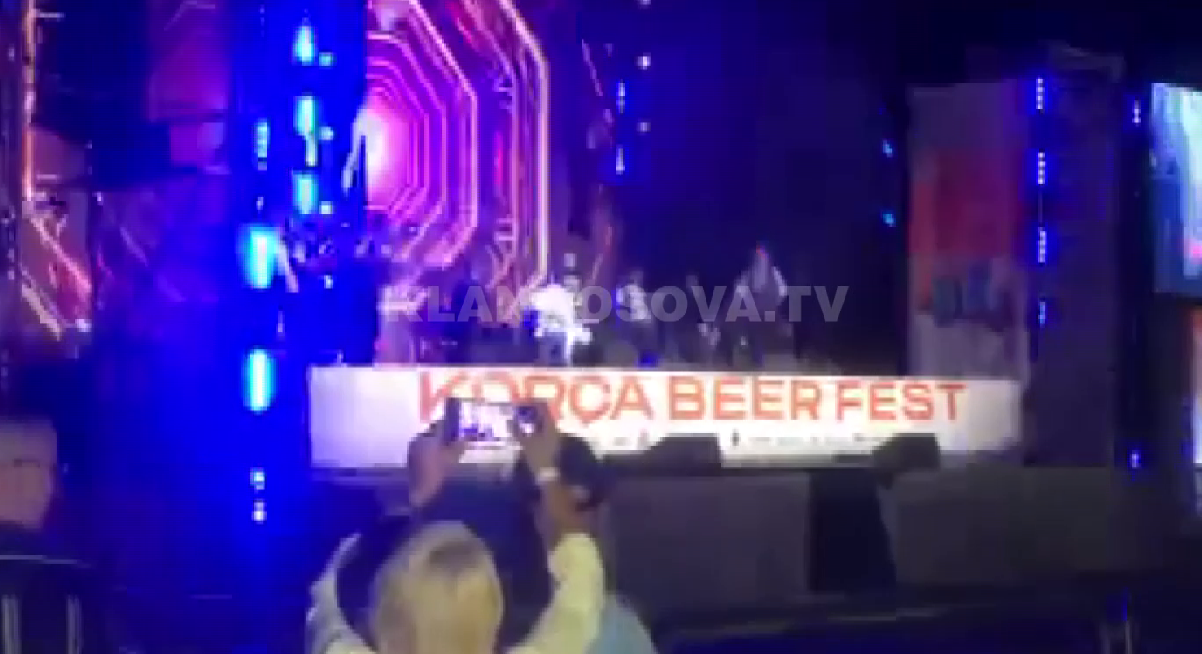 Goran Bregoviq nis koncertin në Korçë me këngën ”Kosovska”