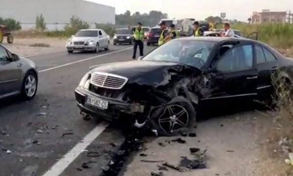Të lënduara tri vajza nga Kosova, pamje nga vendi ku ndodhi aksidenti mes dy veturave në Shqipëri