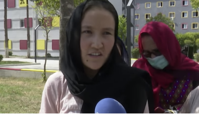 “Dëshiron të qëndrosh në Shqipëri?”, studentja afgane: Jo, dua vend evropian