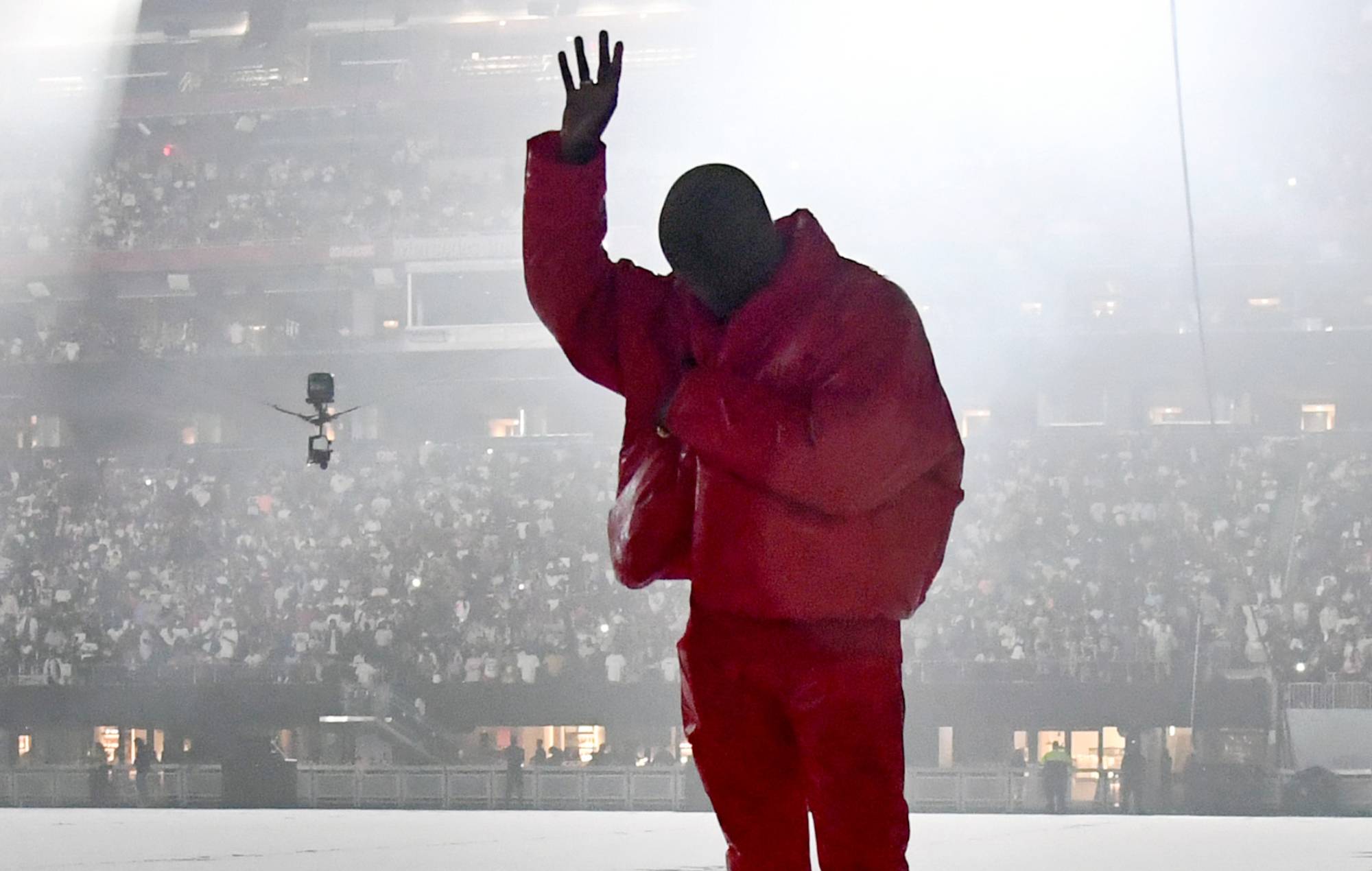Albumi i ri i Kanye Westit është ‘shërim për të sëmurit, ushqim për të uriturit dhe strehë për të pastrehët’