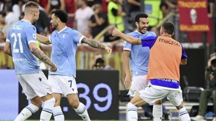 Sarri fiton duelin me Mourinhon – Lazio merr tri pikë kundër Romës