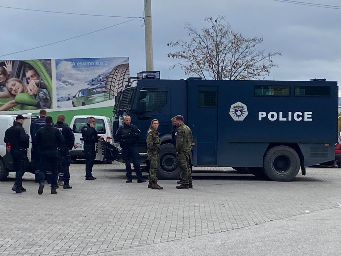 Forca të shumta të Policisë dhe KFOR-it edhe në rrugët magjistrale për në kufirin me Serbinë