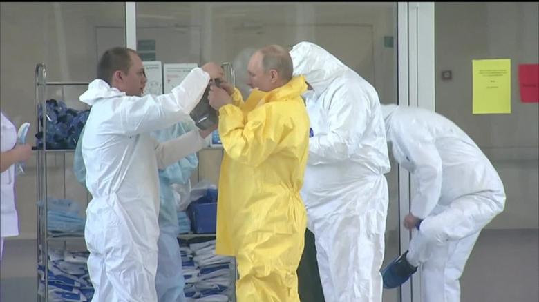 I infektohen me koronavirus stafi, Putini futet në vetizolim