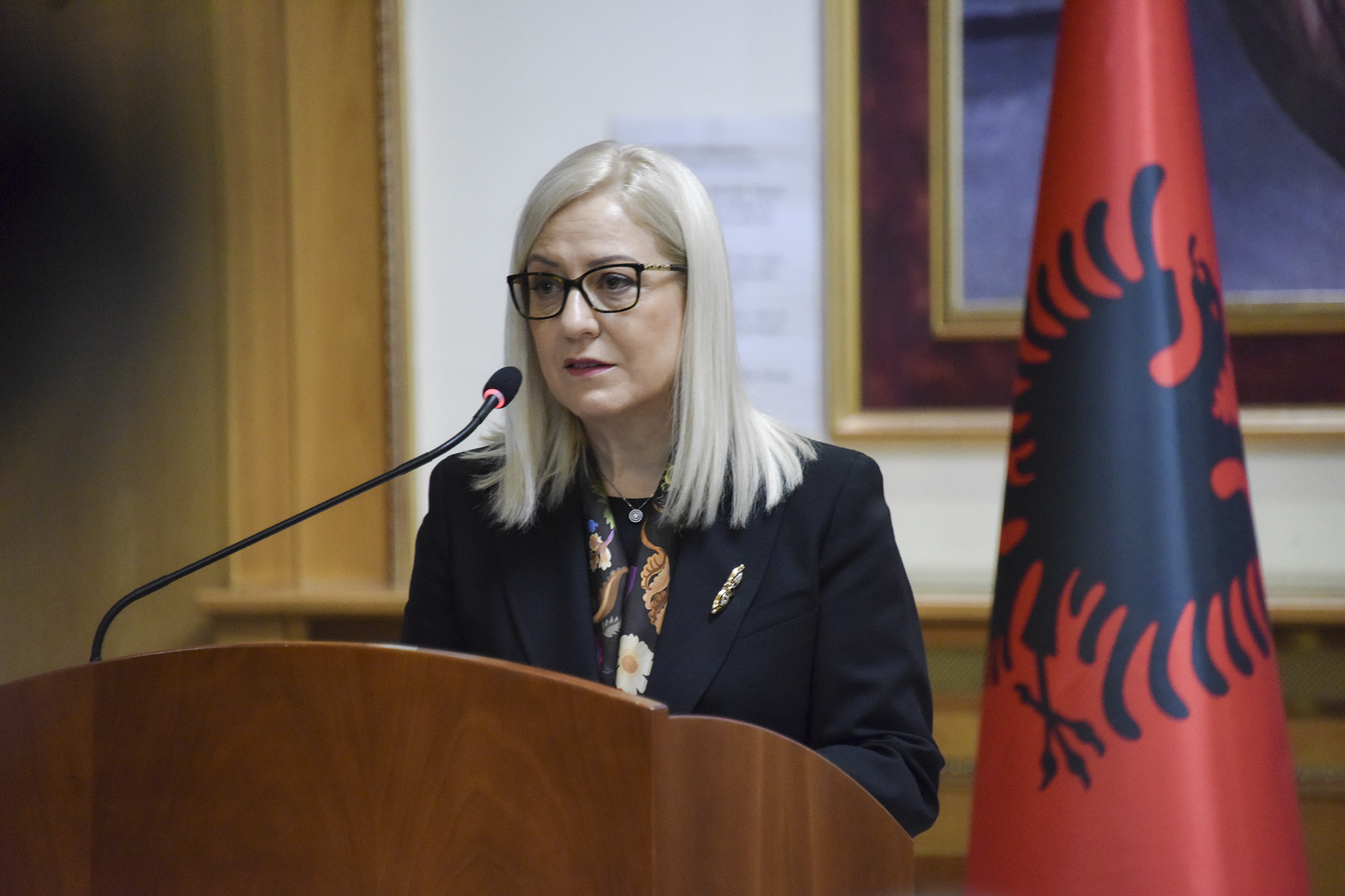 Nikolla viziton Kosovën: Të punojmë bashkë që krimet serbe të dihen botërisht