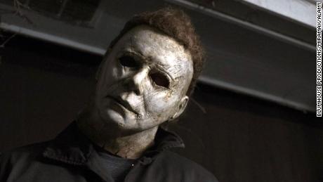 Kompania do të paguajë dikë 1 mijë e 300 dollarë, për të shikuar 13 filma horror gjatë tetorit