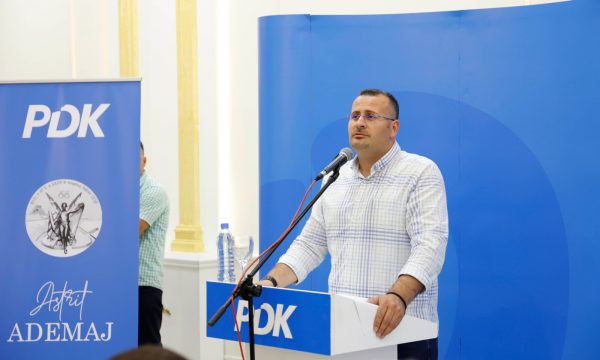 Astrit Ademaj, kandidati i PDK-së që mbeti i vrarë në Pejë kishte publikuar para dy orësh në Facebook
