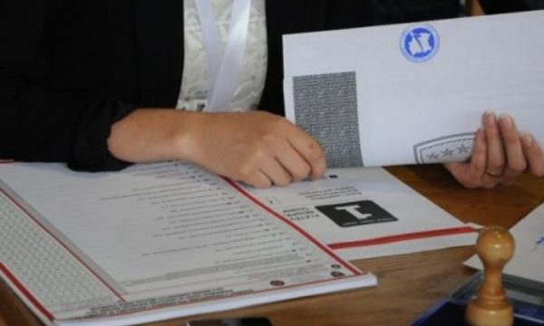 Dokumentet të cilat duhet t’i keni me vete për të votuar në zgjedhjet lokale