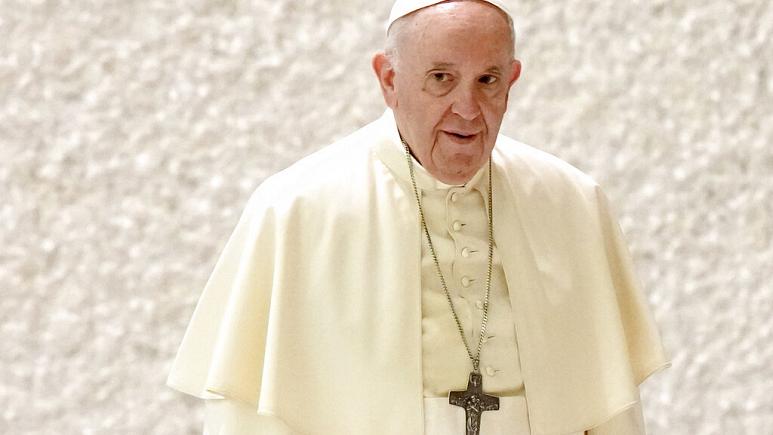 Papa Françesku u bën thirrje peshkopëve evropianë që të dëgjojnë viktimat e abuzimit seksual