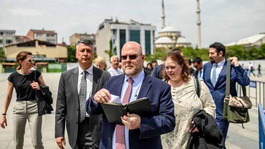 I sertë, a jo i sertë: Kush është Xhefi, ambasadori i ri i Amerikës në Kosovë?