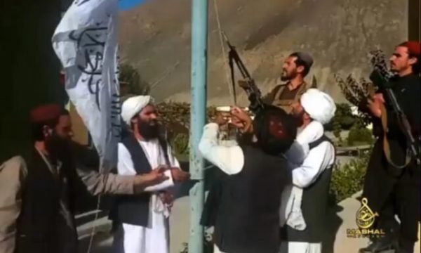 Thyhet bastioni i fundit i rezistencës? Talibanët ngrenë flamurin në Panjshir