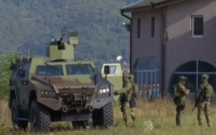RTS: Ushtria serbe veç 2km larg kufirit me Kosovën në gjendje të lartë gatishmërie luftarake