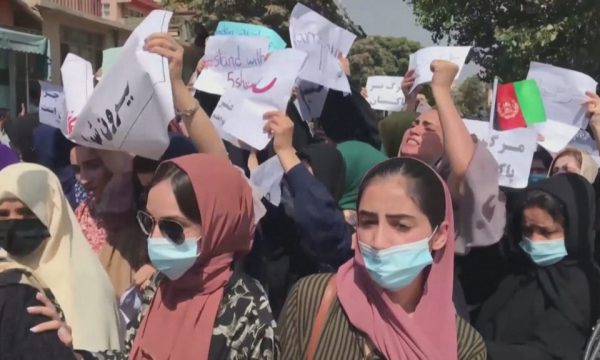 Sërish protesta në Afganistan, burrat dhe gratë sfidojnë urdhrin e talibanëve