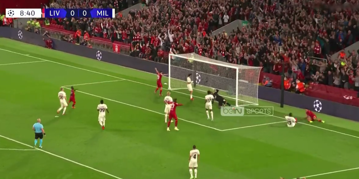 Klasikja e vjetër: Liverpooli shkund Milanin, mbrojtësi heroi