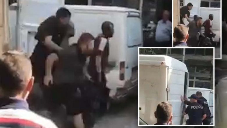 Dramë në Shqipëri: Emigrantët arratisen nga autobusi policor (Video)