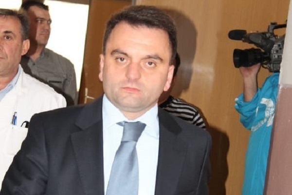 Jep dorëheqje drejtori i spitalit klinik të Tetovës