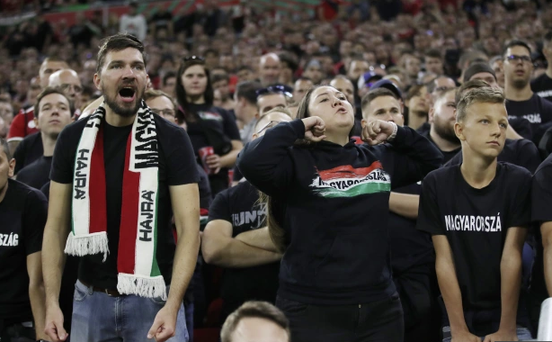 Hungaria dënohet me dy ndeshje pa fansa dhe gjobë masive, pas abuzimeve ndaj yjeve të Anglisë