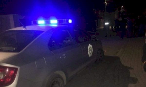 I gjuajtën me gurë veturat në Prishtinë, policia identifikon tetë persona