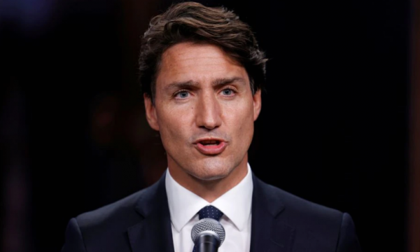 Përjashtohet nga partia politikani që e sulmoi me gurë kryeministrin kanadez