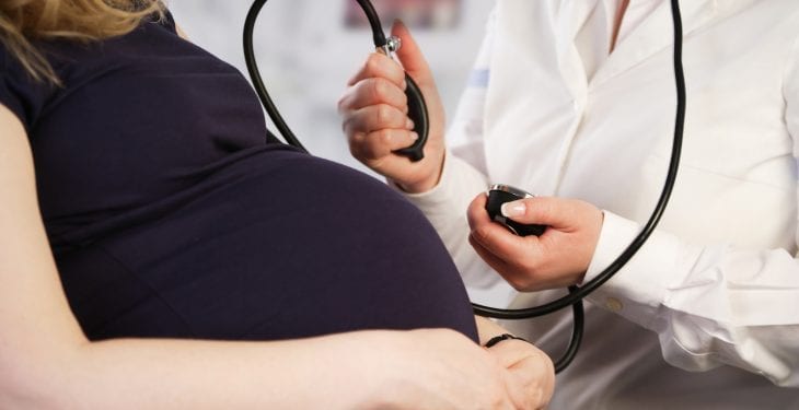 Shumica e të shtatzënave në Kosovë të pavaksinuara, çka thonë disa prej tyre