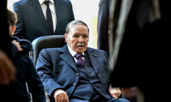 Vdes ish-presidenti i Algjerisë, Abdelaziz Bouteflika – politikani me një rekord botëror