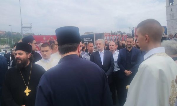 Tensionohet situata, Kryeministri proserb i Malit të Zi pret krerët e Kishës Serbe në Podgoricë