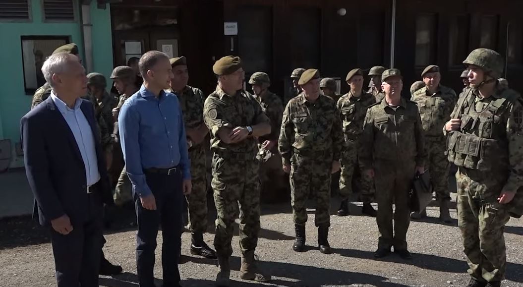 Pamje nga vizita në Bërnjakë e ambasadorit rus në Serbi