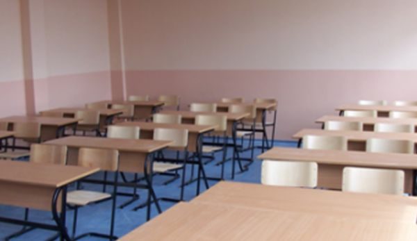 Vendim i papritur: Mbyllen shkollat në Shqipëri