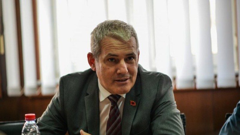 ​Ministri Sveçla: Vendimi për targat nuk është provokim ndaj serbëve