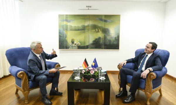Detaje nga takimi i kryeministrit Kurti me ambasadorin gjerman në Kosovë