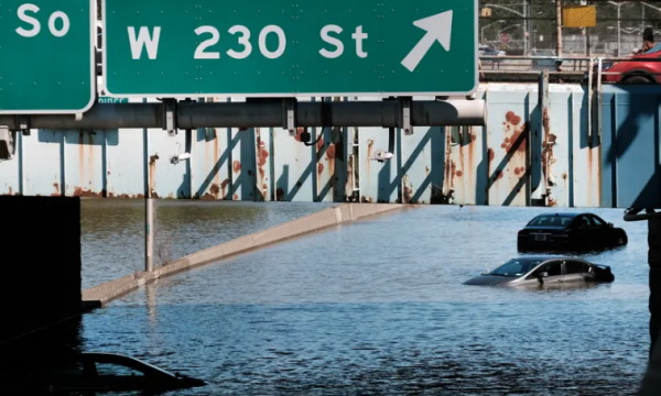 Mbi 40 të vdekur nga vërshimet në ShBA